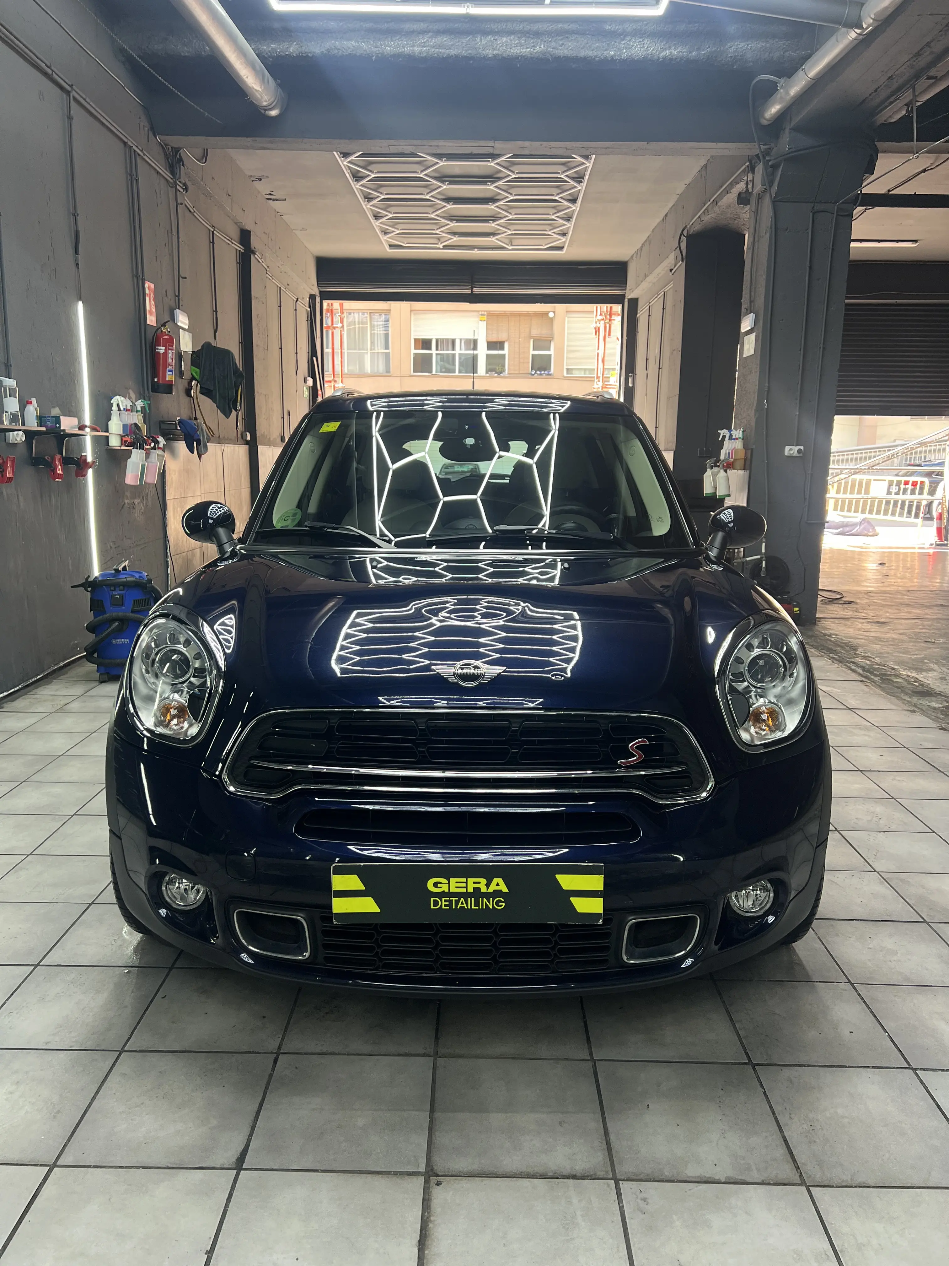 Mini Cooper S — Cerámica 2 capas y restauración de llantas — GERA Detailing Barcelona
